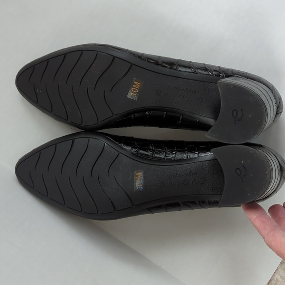 Easy Spirit Evolve Robin Crocodile Print Chunky Block Pump 10M Black - Picture 13 of 16